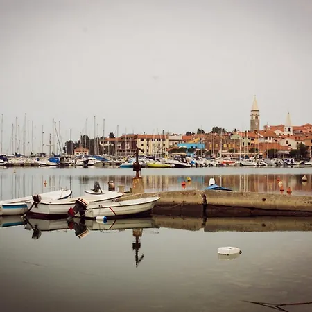 Kana * Izola